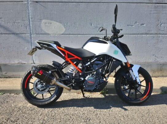  Moto  Supermotard  occasion Le P le De L occasion