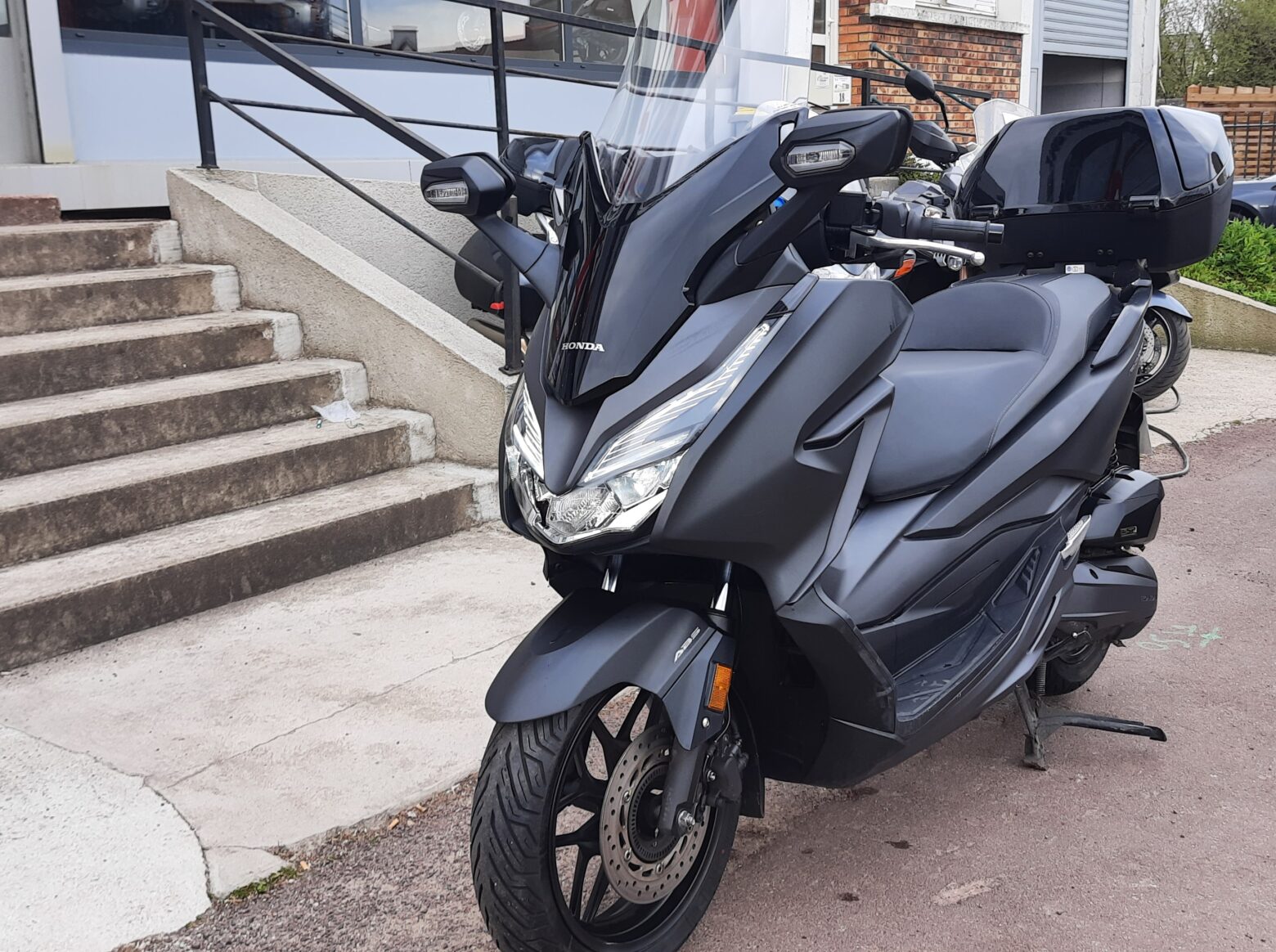 Honda forza 125
