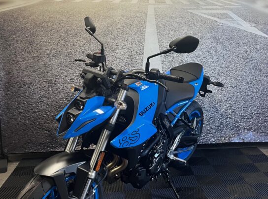 SUZUKI GSX-8S