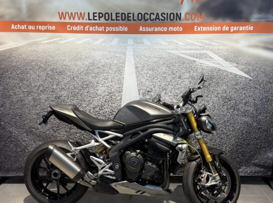 TRIUMPH SPEED TRIPLE 1200 RS 