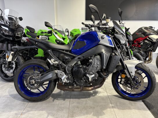 YAMAHA MT 09