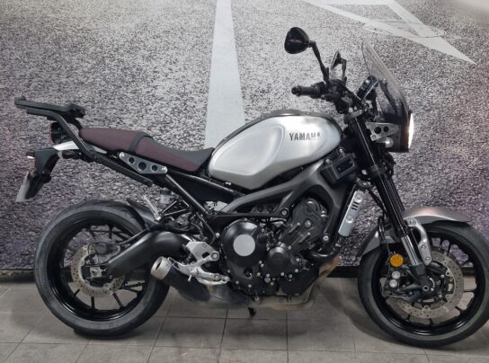 YAMAHA XSR 900