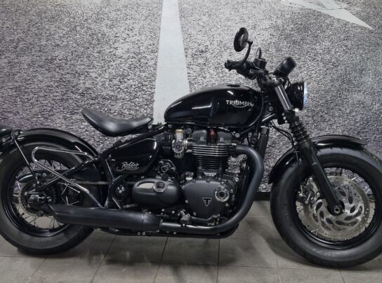 TRIUMPH BONNEVILLE BOBBER 