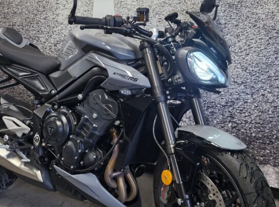 TRIUMPH STEET TRIPLE 765 RS 