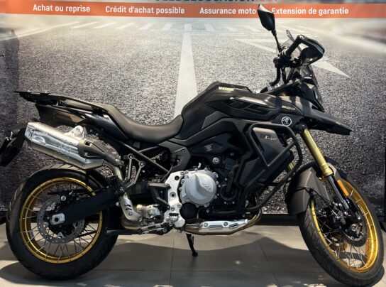 VOGE DS 900 X