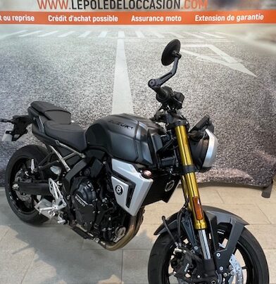 SUZUKI GSX-8T
