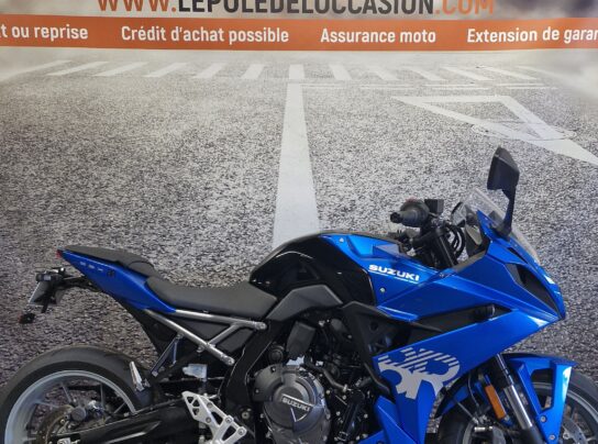 SUZUKI GSX-8R