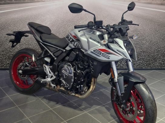 SUZUKI GSX-8S
